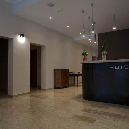 Onorati Hotel Priverno Kültér fotó