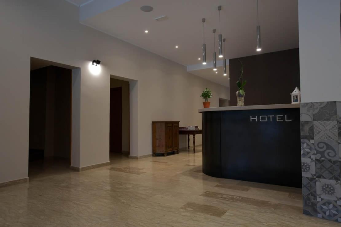 Onorati Hotel Priverno Kültér fotó