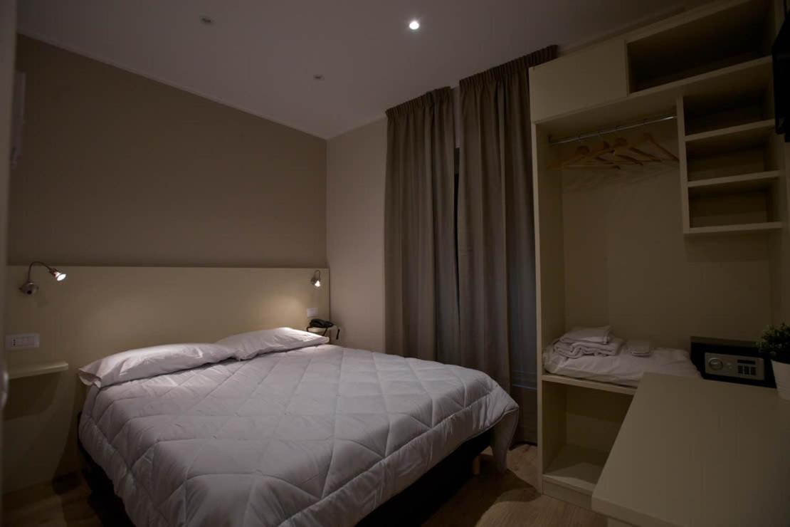Onorati Hotel Priverno Kültér fotó