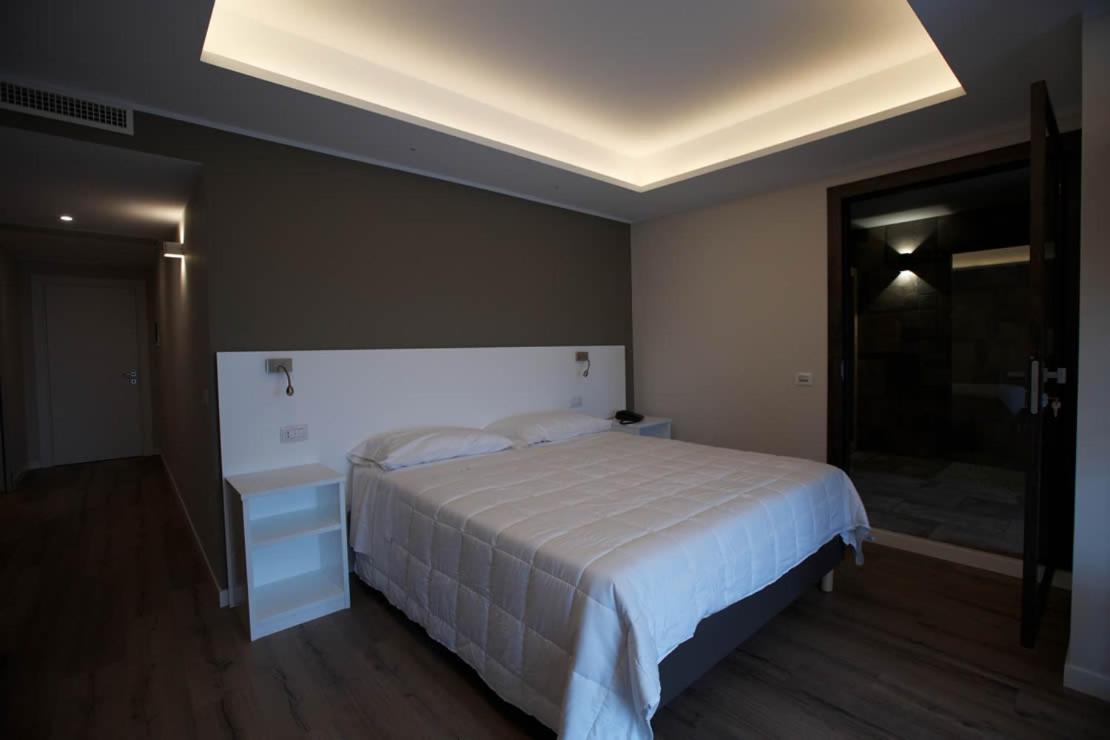 Onorati Hotel Priverno Kültér fotó